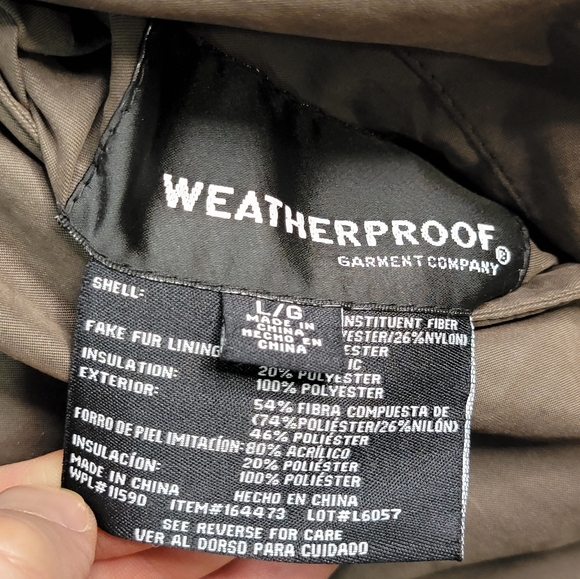 Faux Fur Reversible Vest by Waterproof  Garment Company Women's Size L - Picture 9 of 10